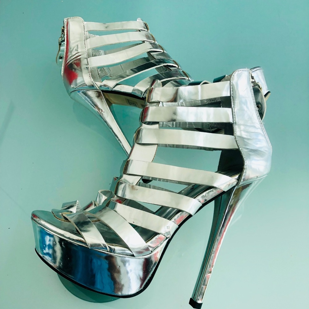 Heels - Picture 5 of 7
